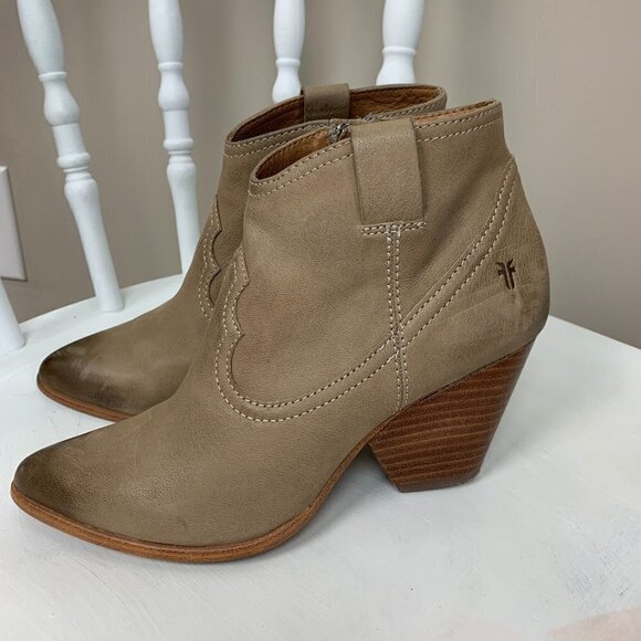 Frye Reina Ash Grey Leather Booties Size 7M Western Style - Picture 1 of 8